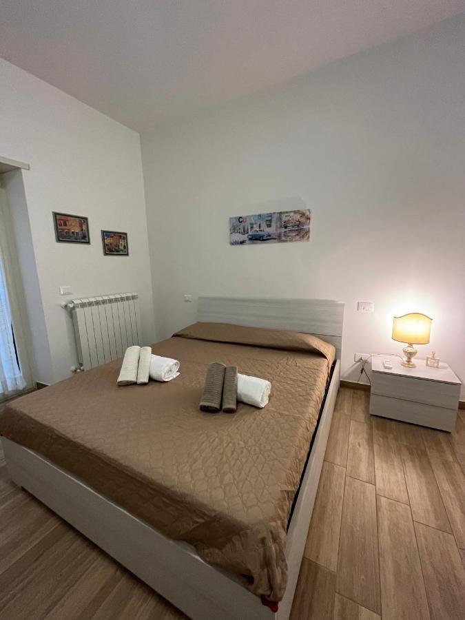 Bed&Breakfast del viaggiatore Fondi Esterno foto